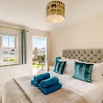 Holiday home Rails End
